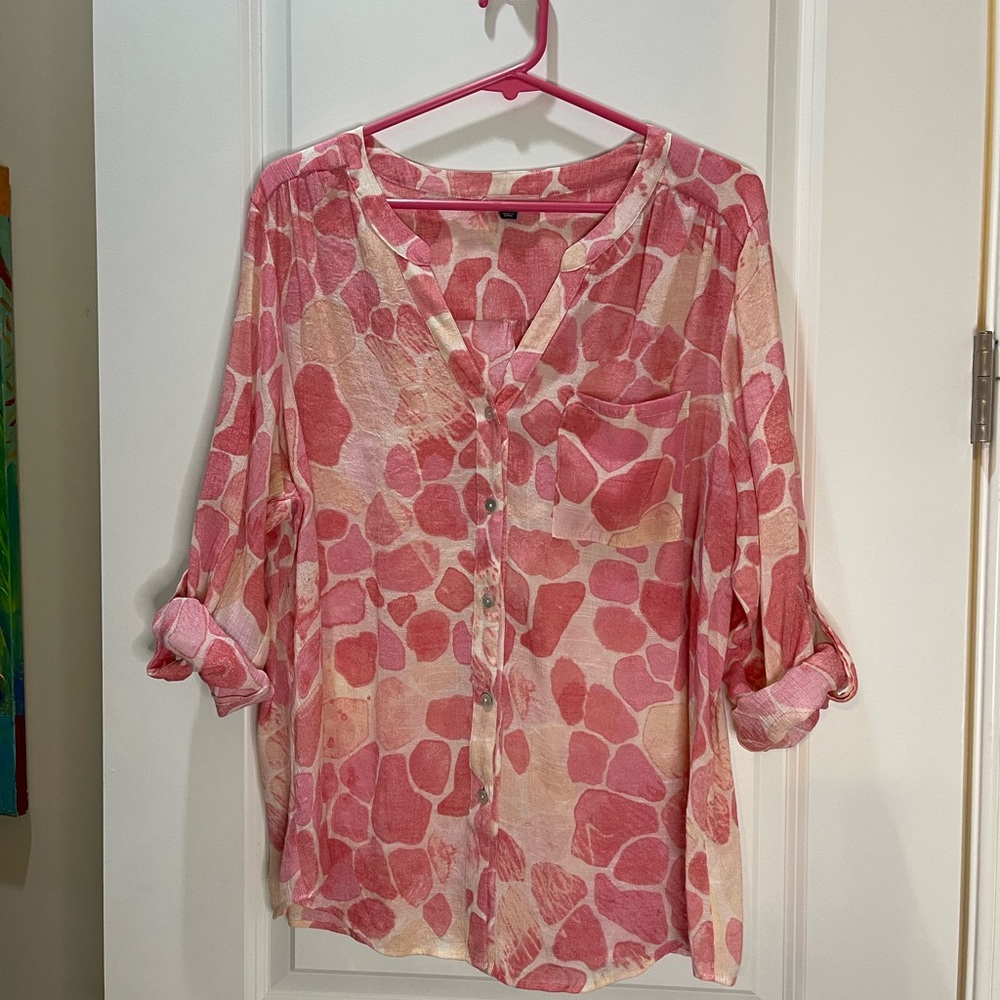 East Adeline Lightweight Pink Graphic Blouse with Notched Collar Size 2X